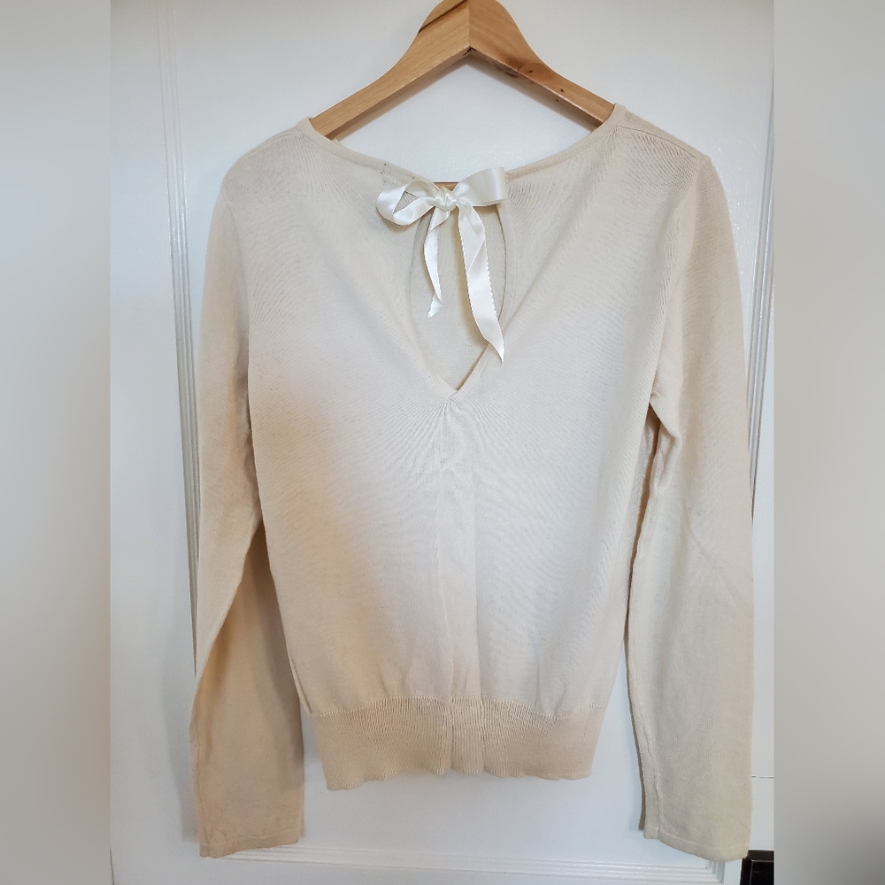 Vintage Gap cream angora sweater with large keyhole ribbon closure size L